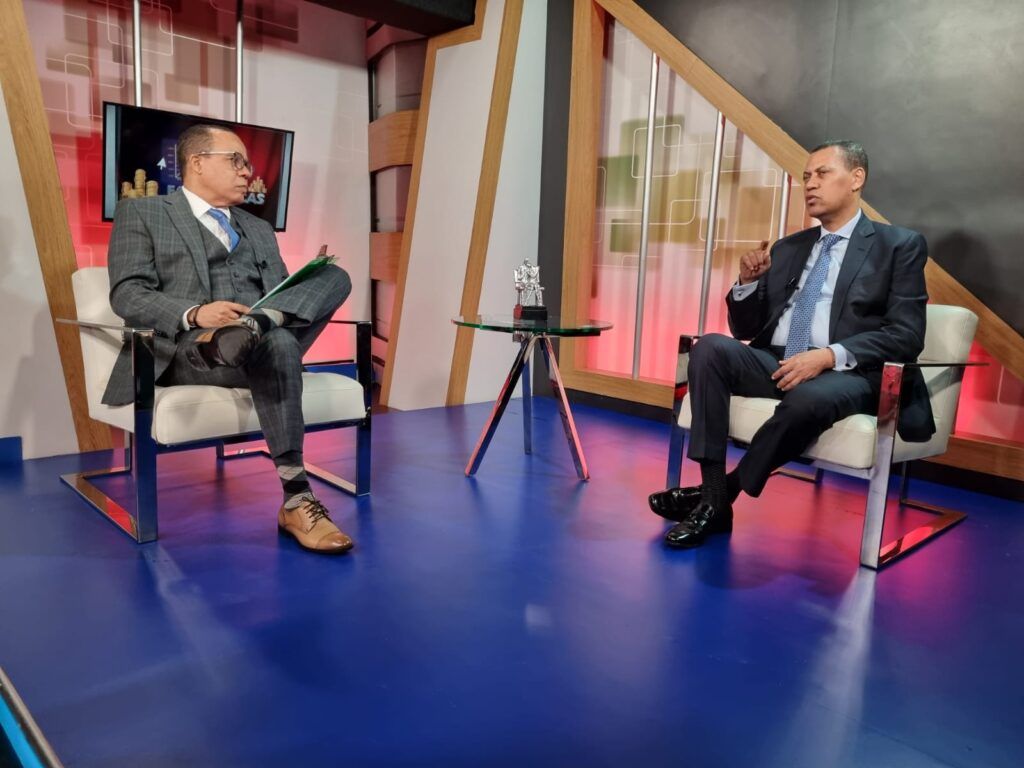 Preocupación por interferencia emisoras haitianas y tecnología china en las telecomunicaciones