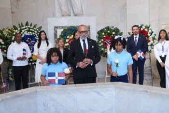 Distribución de utilería y alimentación escolar aumenta en promedio 110%