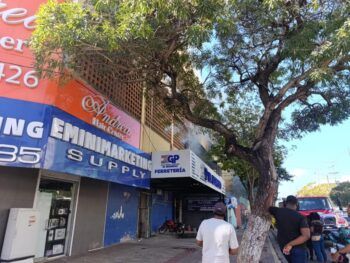 Reportan incendio en la Plaza Duarte del Barrio Chino