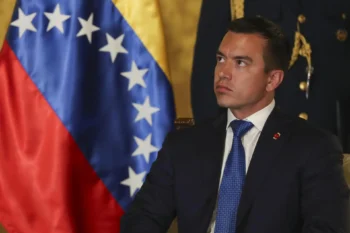 Presidente de Ecuador ofrece 470 dólares a migrantes que regresen al país