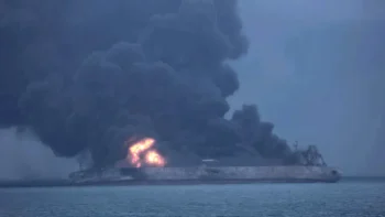 Colisión entre petrolero y buque deja 32 heridos en Reino Unido