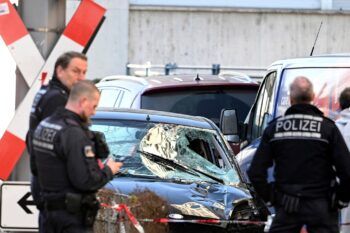 Al menos dos muertos y decena de heridos