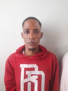 Hombre mata vecina en Azua luego de discusión por humo de basura