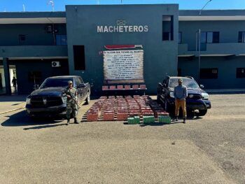 Ejército retiene dos camionetas con contrabando de 464 mil cigarrillos