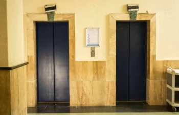 Roban cables eléctricos de ascensores del Palacio de Justicia de Santiago