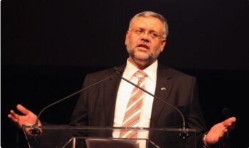 EE.UU. expulsa al embajador de Sudáfrica