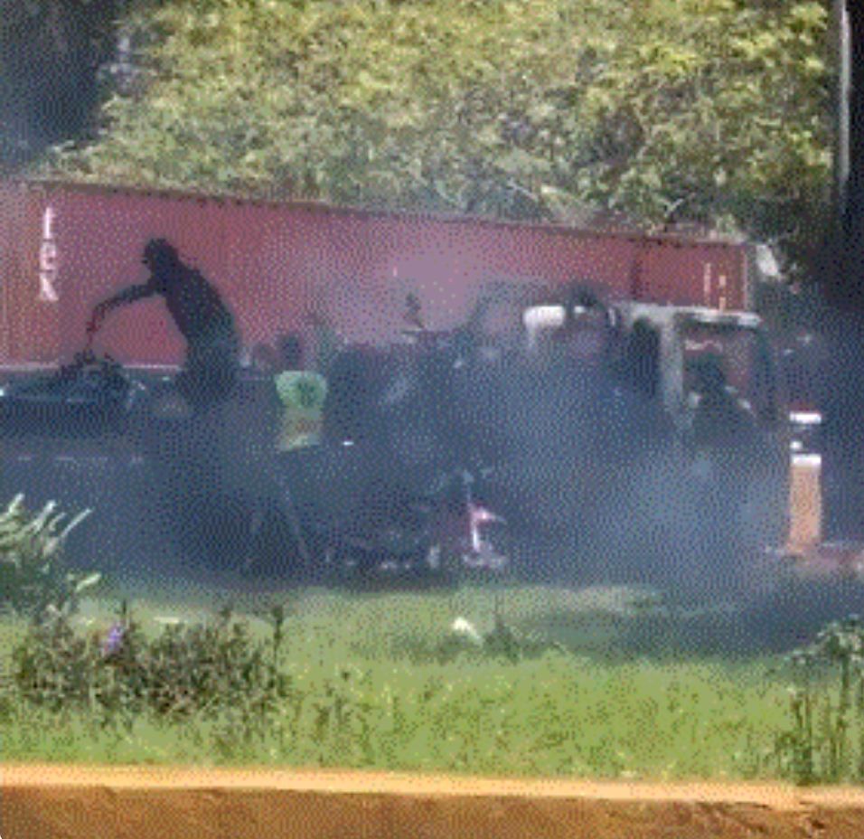 Incendian grúa de la Digesett