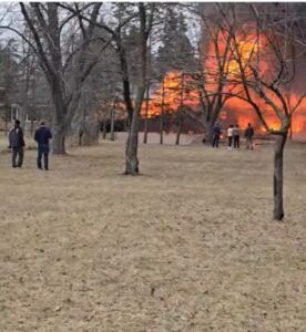 Avioneta se estrella en una casa en Minneapolis