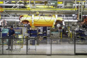 Caída en acciones de fabricantes de automóviles se desploman