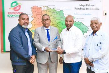 Circulo de Reporteros Gráficos reconoce labor de director general de Comedores Económicos