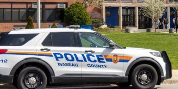 Adolescente mata a su abuela y hiere a su madre en NY