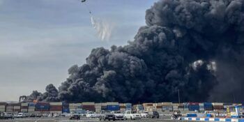 Suben a 28 los muertos y 800 heridos por la explosión en un puerto iraní