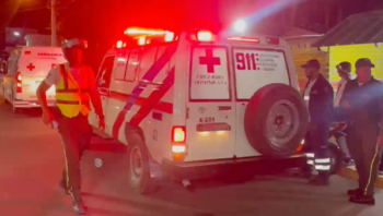 Vehículo arrolla personal del 911 y un oficial PN en SFM