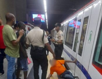Hombre queda atrapado en estación del Metro Santo Domingo