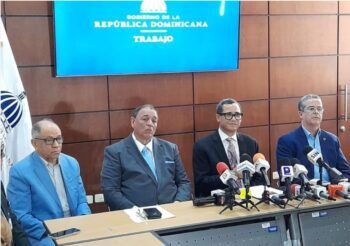 Gobierno anuncia aumento salarial del 25% al sector zona franca