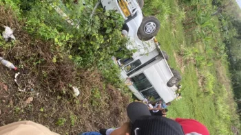 Cuatro heridos tras accidente de autobús hotelero en carretera a El Seibo 