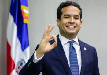 Fernández pide liberar de impuestos sueldos de hasta RD$52,000