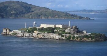 Donald Trump ordena reabrir la cárcel de Alcatraz