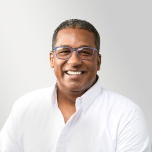 Presidente Abinader designa a Agustín Burgos director del IDOPPRIL