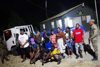 Apresan camionero escondía inmigrantes indocumentados en San Juan de la Maguana