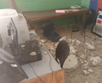 Caen partes del techo de escuela Señora del Socorro