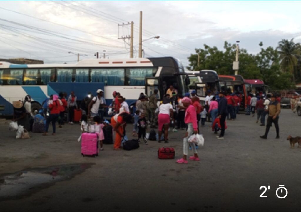 Unidades de interdicción de la DGMdetienen a 1,203 y se repatrían a 978 haitianos en situación irregular