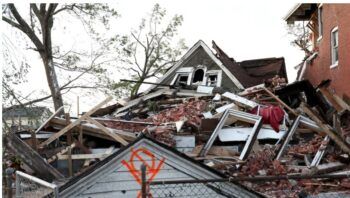 Al menos 21 muertos por azote de tornados en EE.UU.