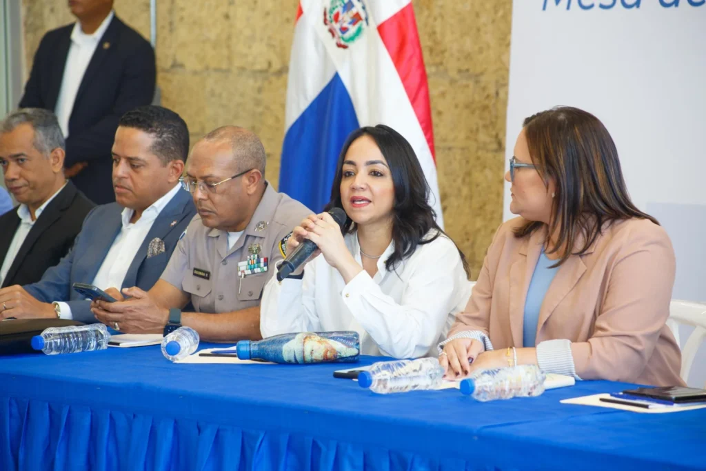 Juntas de vecinos valoran labor de Faride Raful