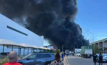 Incendio en una nave de productos químicos en España