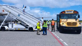 Llegan al país 88 dominicanos repatriados desde EE. UU.