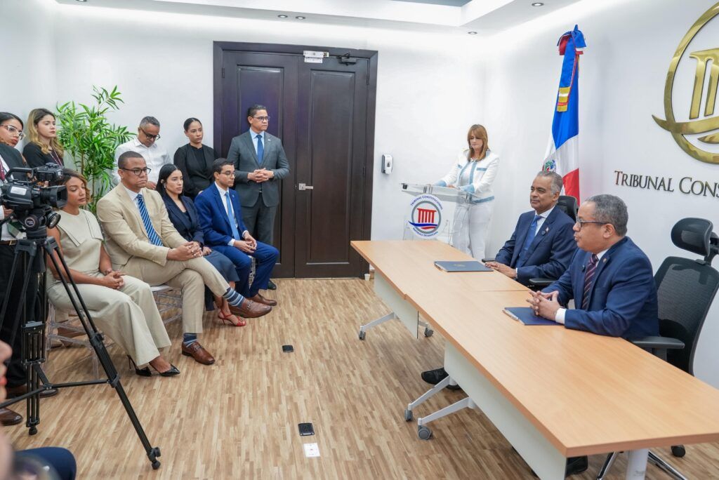 Tribunal Constitucional y el Ministerio de Energía y Minas firman acuerdo de cooperación interinstitucional