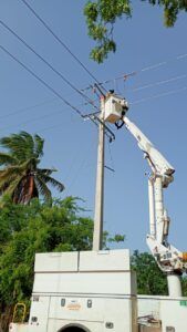 Edesur concluye instalación de 21 kilómetros de conductores para red eléctrica en Pedernales
