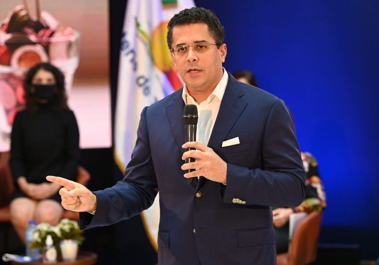 David Collado celebra vuelo inaugural de Arajet hacia Nueva York