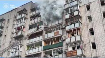 Zelenski denuncia el ataque aéreo masivo de Rusia con 477 drones, que causó muerte piloto