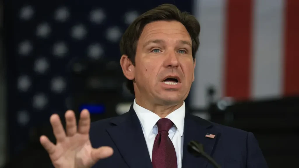 Gobernador de Florida autoriza atropellar a manifestantes