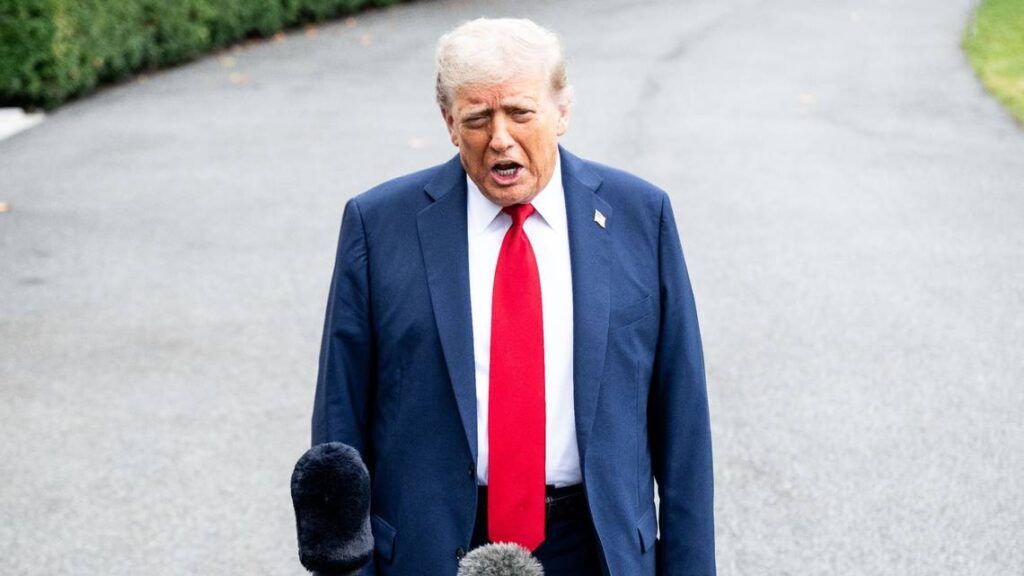 Trump ordena a ICE realizar ‘la mayor deportación masiva de la historia’