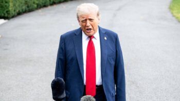 Trump ordena a ICE realizar ‘la mayor deportación masiva de la historia’