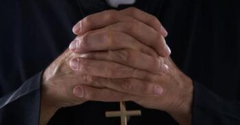 Sacerdote es detenido por abusos sexuales a menor en Italia