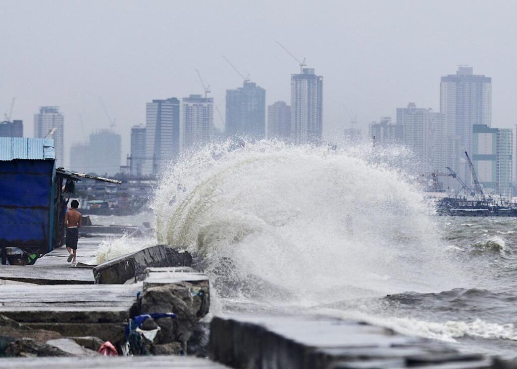 Suben a 25 las muertes por lluvias en Filipinas