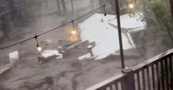 Inundación repentina arrastra casa en Nuevo México