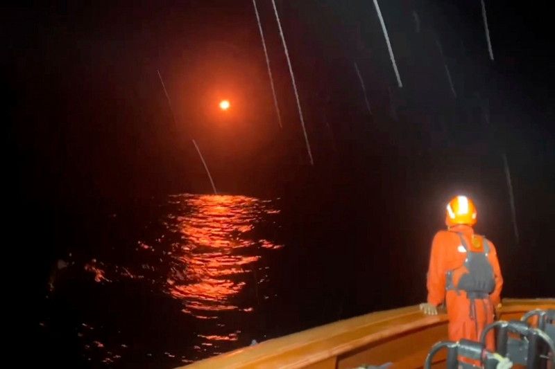 Cinco muertos y 281 evacuados tras incendio de un barco en Indonesia
