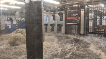 Metro de Nueva York termina inundado tras lluvias torrenciales