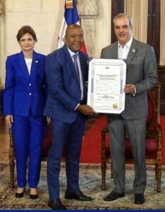 Director Técnico de BIOVEGA recibe Premio a la Excelencia Magisterial 2025