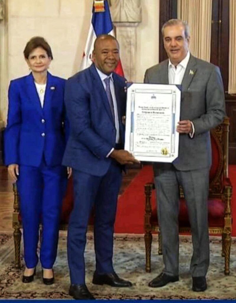 Director Técnico de BIOVEGA recibe Premio a la Excelencia Magisterial 2025