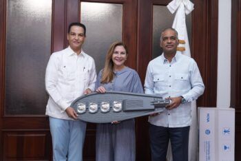 Energía y Minas dona 1,000 lámparas para reforzar alumbrado público de la capital