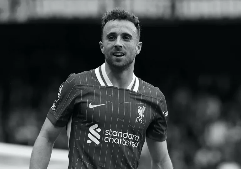 Futbolista del Liverpool y su hermano mueren en accidente de tránsito