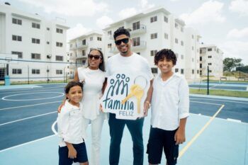 Abinader entrega 72 nuevos apartamentos en Boca Chica