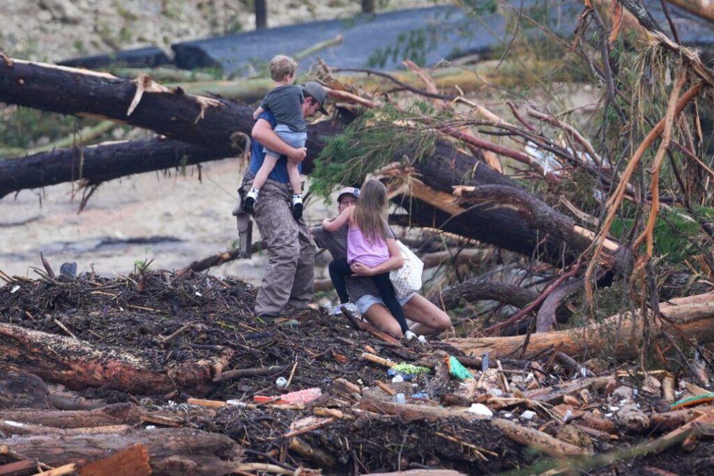 Se elevan a 79 los muertos por las inundaciones en Texas