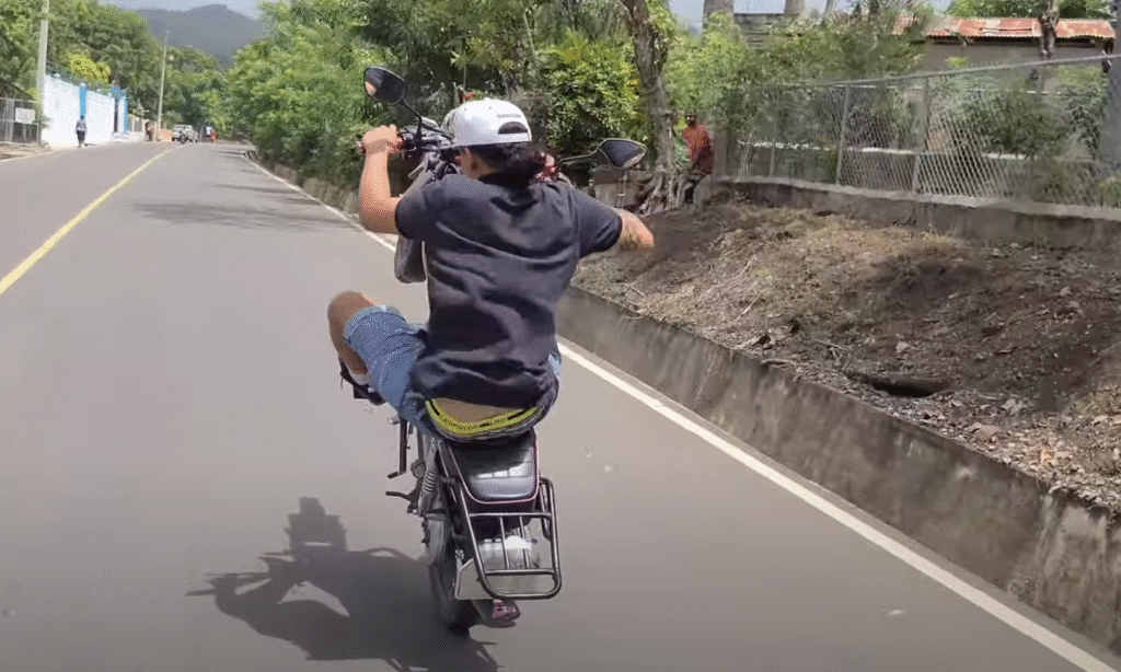 15 días de prisión preventiva para motociclista que “calibraba” en San Cristóbal