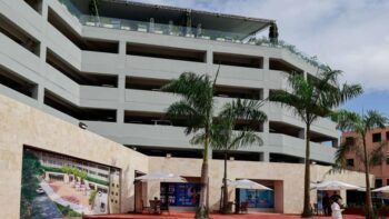 Inauguran plaza de parqueos en la Zona Colonial 